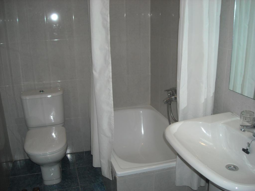 קואנקה Hostal Residencia Avenida מראה חיצוני תמונה