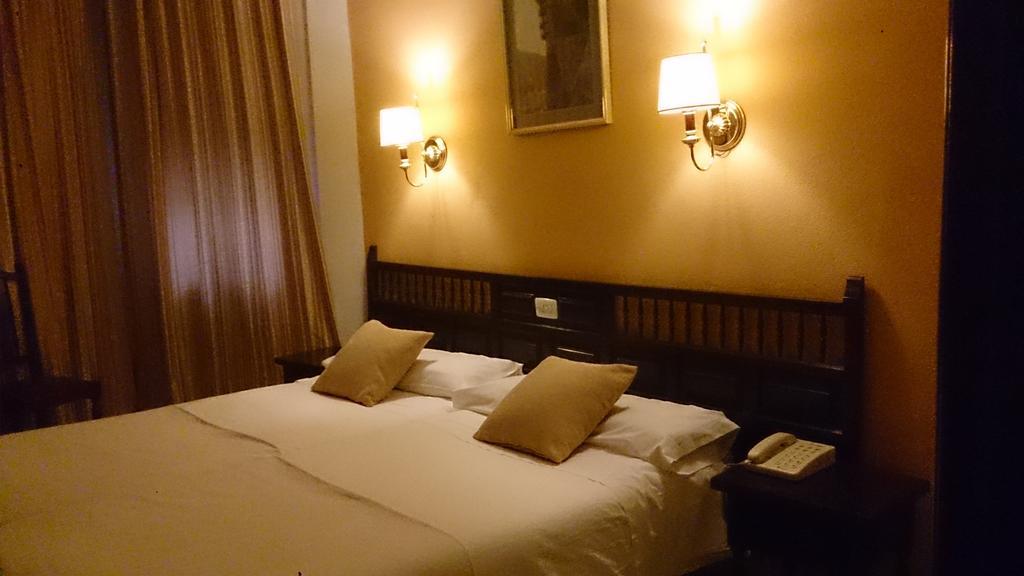 קואנקה Hostal Residencia Avenida מראה חיצוני תמונה