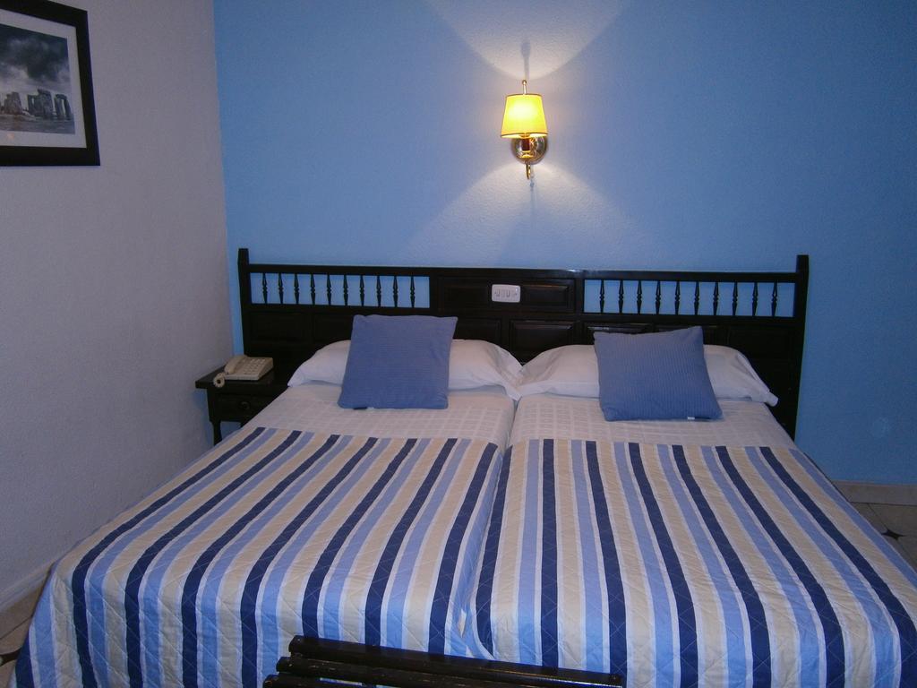 קואנקה Hostal Residencia Avenida מראה חיצוני תמונה