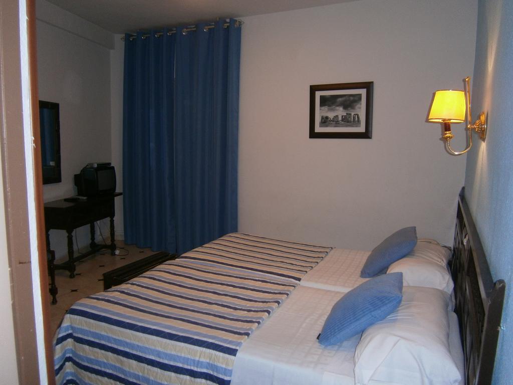 קואנקה Hostal Residencia Avenida מראה חיצוני תמונה