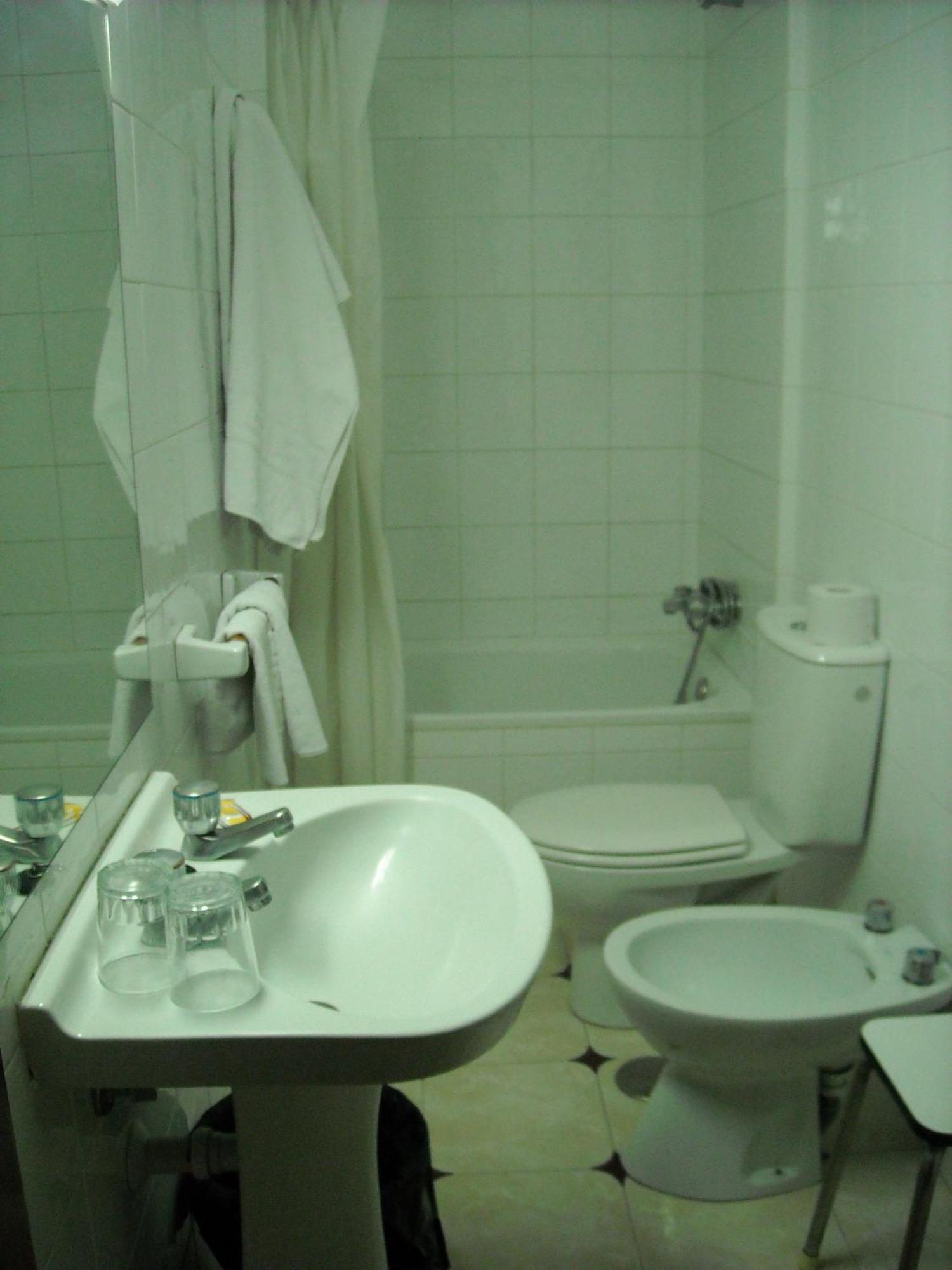 קואנקה Hostal Residencia Avenida מראה חיצוני תמונה