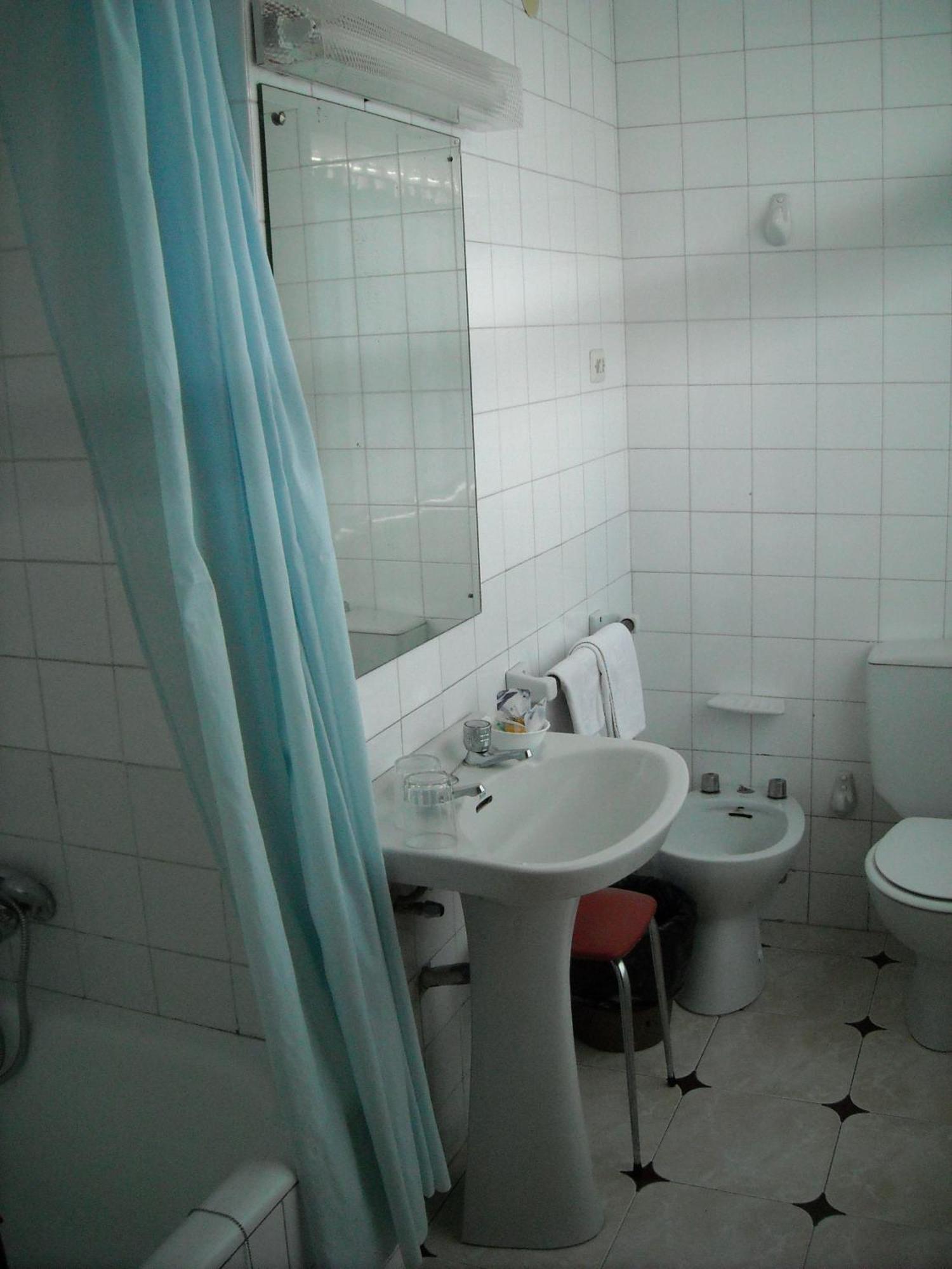 קואנקה Hostal Residencia Avenida מראה חיצוני תמונה